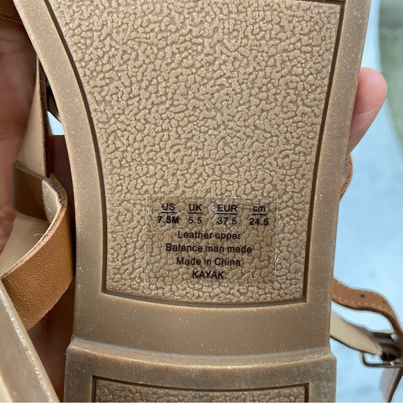 Franco Sarto: Studded Leather Flat Strappy Sandals Summer Beachy Brown Size 7.5 - Picture 6 of 6